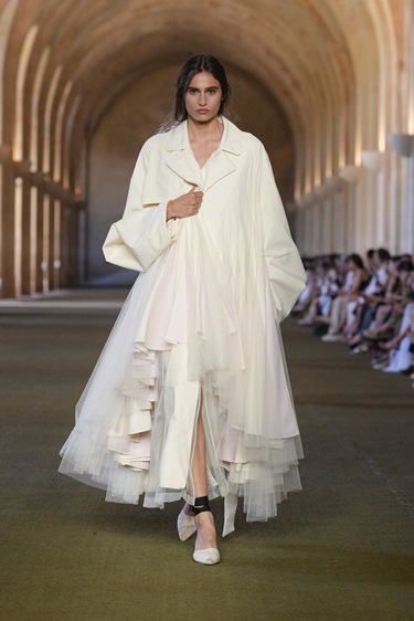 الريف الفرنسي بلمسات معاصرة في مجموعة Jacquemus ربيع 2026